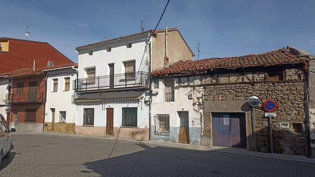 Casa adosada en Venta en Calle de los Mesones, 72 en El Tiemblo