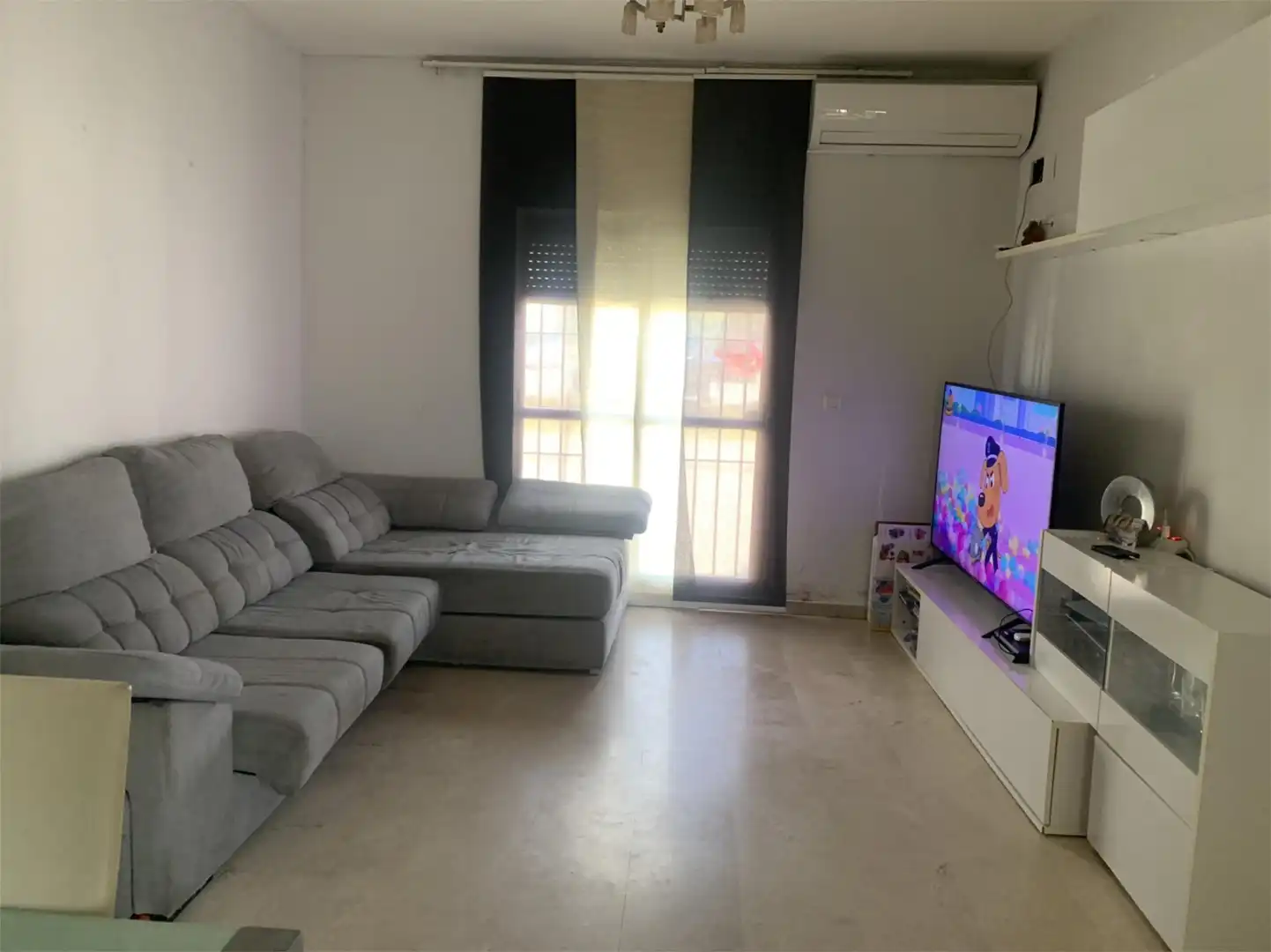 Casa o chalet en venta en Calle Bruselas, 9, Villanueva del Ariscal Sala de estar de Casa o chalet en venta en Villanueva del Ariscal con Aire acondicionado, Terraza y Piscina