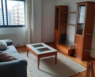 Living room of Flat to rent in Valladolid Capital  with Heating, Parquet flooring and Furnished