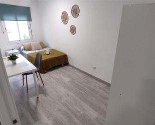 Bedroom of Flat to share in Reus  with Furnished