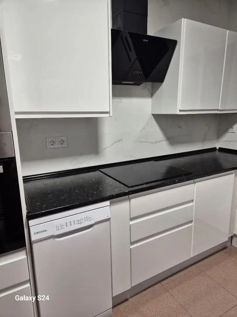 Cocina de Casa o chalet en venta en Castilleja de la Cuesta con Aire acondicionado, Calefacción y Jardín privado