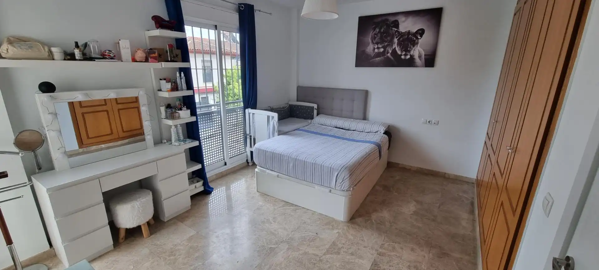 Habitación de Casa o chalet en venta en Castilleja de la Cuesta con Aire acondicionado, Calefacción y Jardín privado
