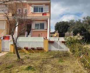 Vista exterior de Casa adosada en venda en Navaluenga