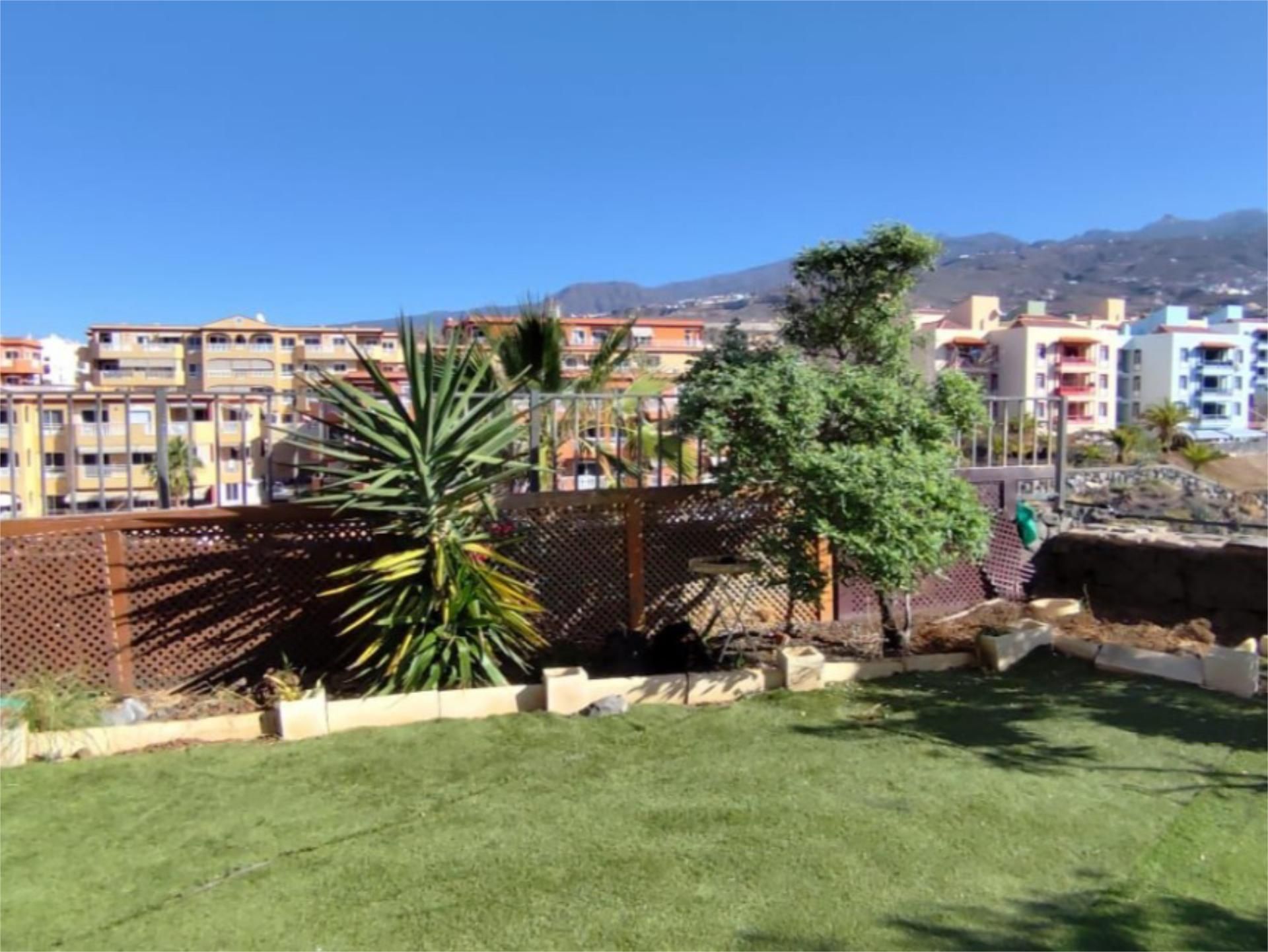 Jardí de Casa adosada en venda en Adeje amb Jardí privat, Terrassa i Piscina
