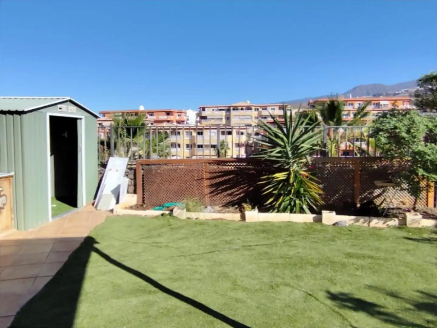 Einfamilien-Reihenhaus zum Verkauf in Urbanizacion Callao Salvaje C, 16, Callao Salvaje - Playa Paraíso Garten von Einfamilien-Reihenhaus zum Verkauf in Adeje mit Privatgarten, Terrasse und Schwimmbad