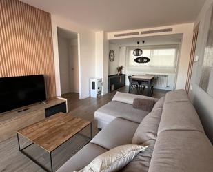 Living room of Flat for sale in El Prat de Llobregat  with Terrace, Swimming Pool and Community parking