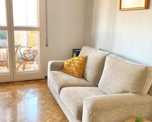 Living room of Flat to rent in  Zaragoza Capital  with Air Conditioner, Heating and Parquet flooring