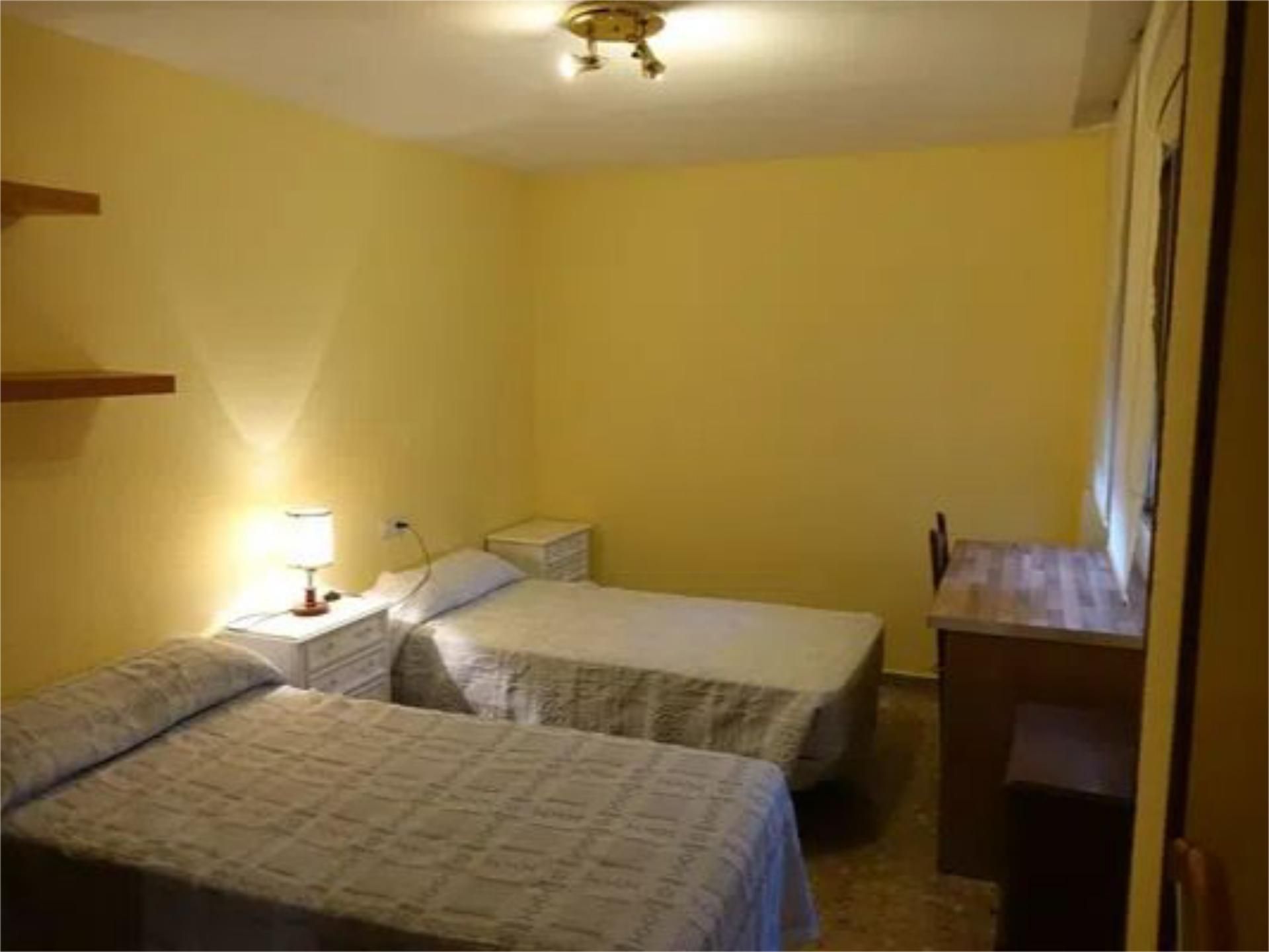 Bedroom of Flat to share in  Granada Capital  with Air Conditioner, Heating and Private garden