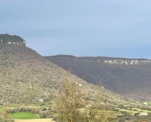 Dachboden miete in Améscoa Baja mit Heizung, Privatgarten und Parkett