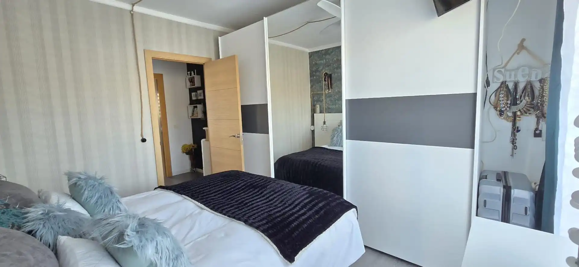 Schlafzimmer von Dachboden zum Verkauf in Vera mit Terrasse und Schwimmbad