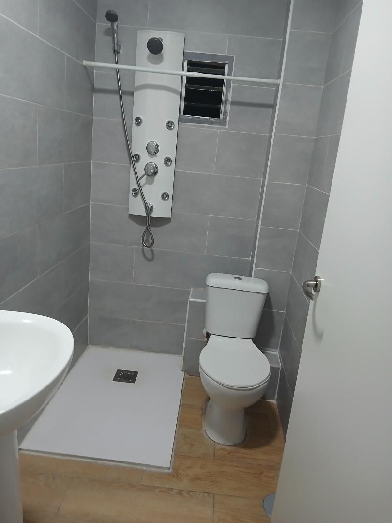 Bathroom of Flat for sale in Utrera  with Terrace, Oven and Washing machine