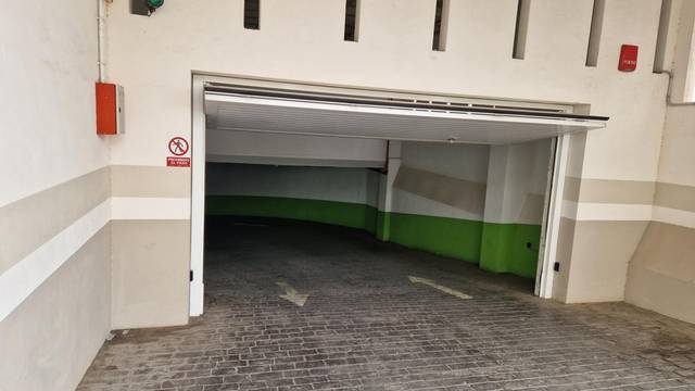 Garaje en Alquiler en Calle Torrente Ballester, 6R en Rodeo Alto - Guadaiza - La Campana