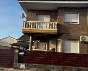 Exterior view of Single-family semi-detached for sale in Ribaforada  with Heating, Terrace and Storage room