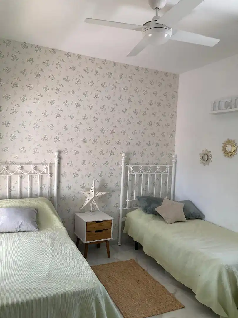 Casa o chalet en venta en Avenida Pinar de la Juliana, 36, Bollullos de la Mitación Habitación de Casa o chalet en venta en Bollullos de la Mitación con Aire acondicionado, Terraza y Piscina