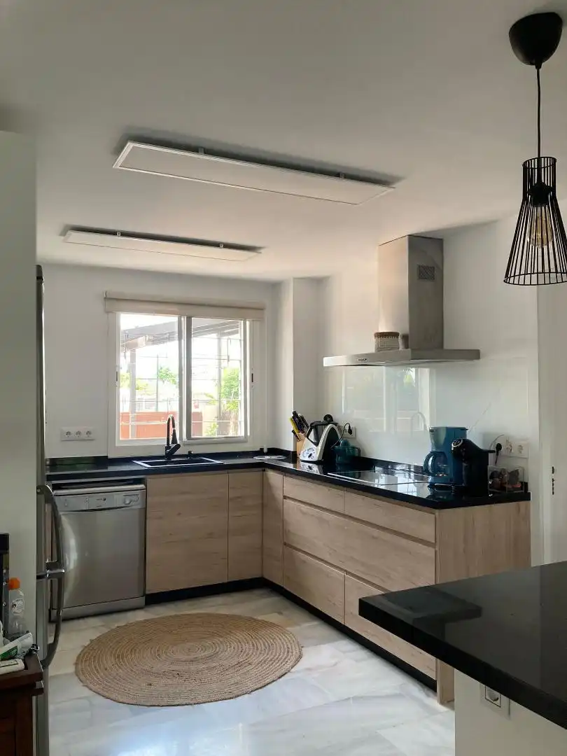 Casa o chalet en venta en Avenida Pinar de la Juliana, 36, Bollullos de la Mitación Cocina de Casa o chalet en venta en Bollullos de la Mitación con Aire acondicionado, Terraza y Piscina