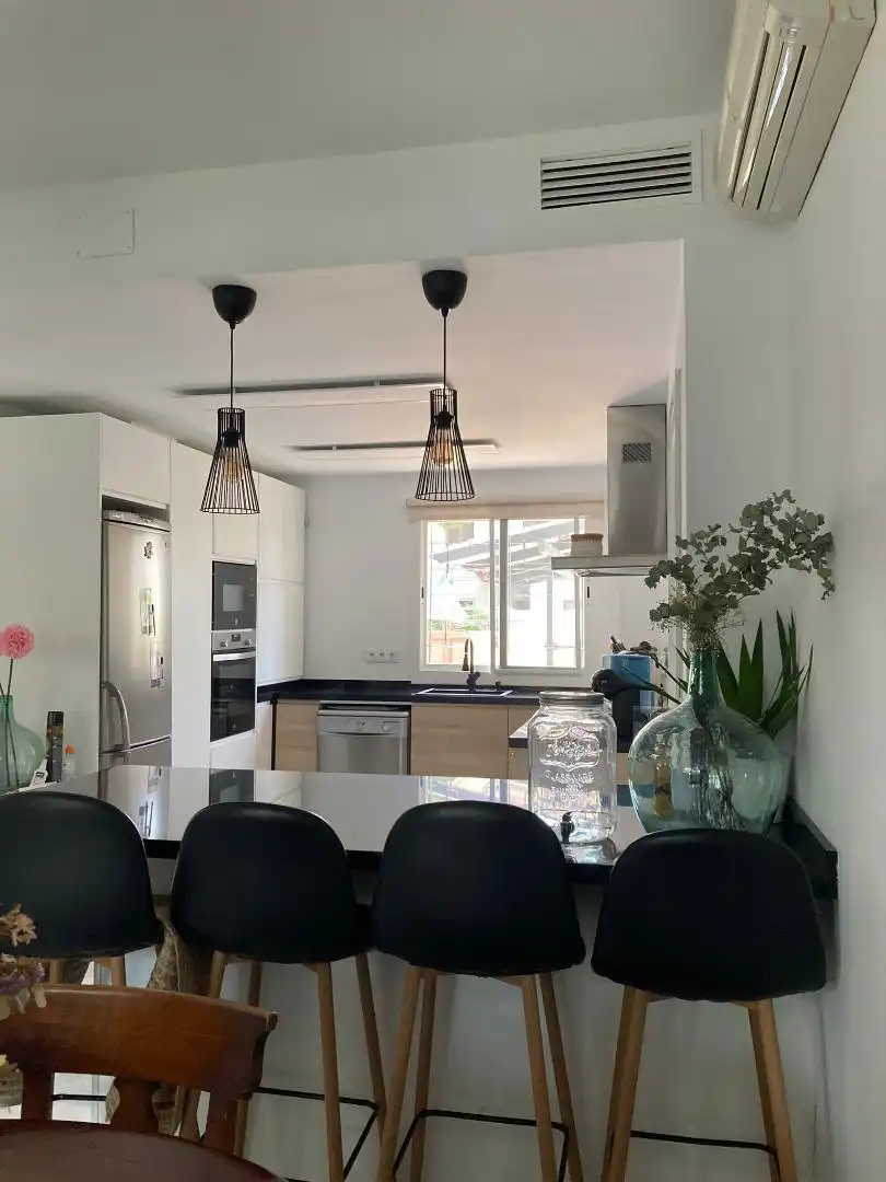 Casa o chalet en venta en Avenida Pinar de la Juliana, 36, Bollullos de la Mitación Cocina de Casa o chalet en venta en Bollullos de la Mitación con Aire acondicionado, Terraza y Piscina