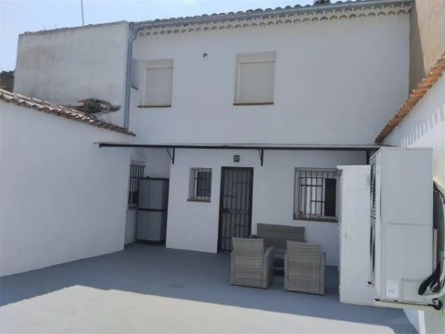 Casa adosada en venda a Calle Doctor Tortosa, 6, Alarcón Vista exterior de Casa adosada en venda en Alarcón amb Calefacció i Videoporter