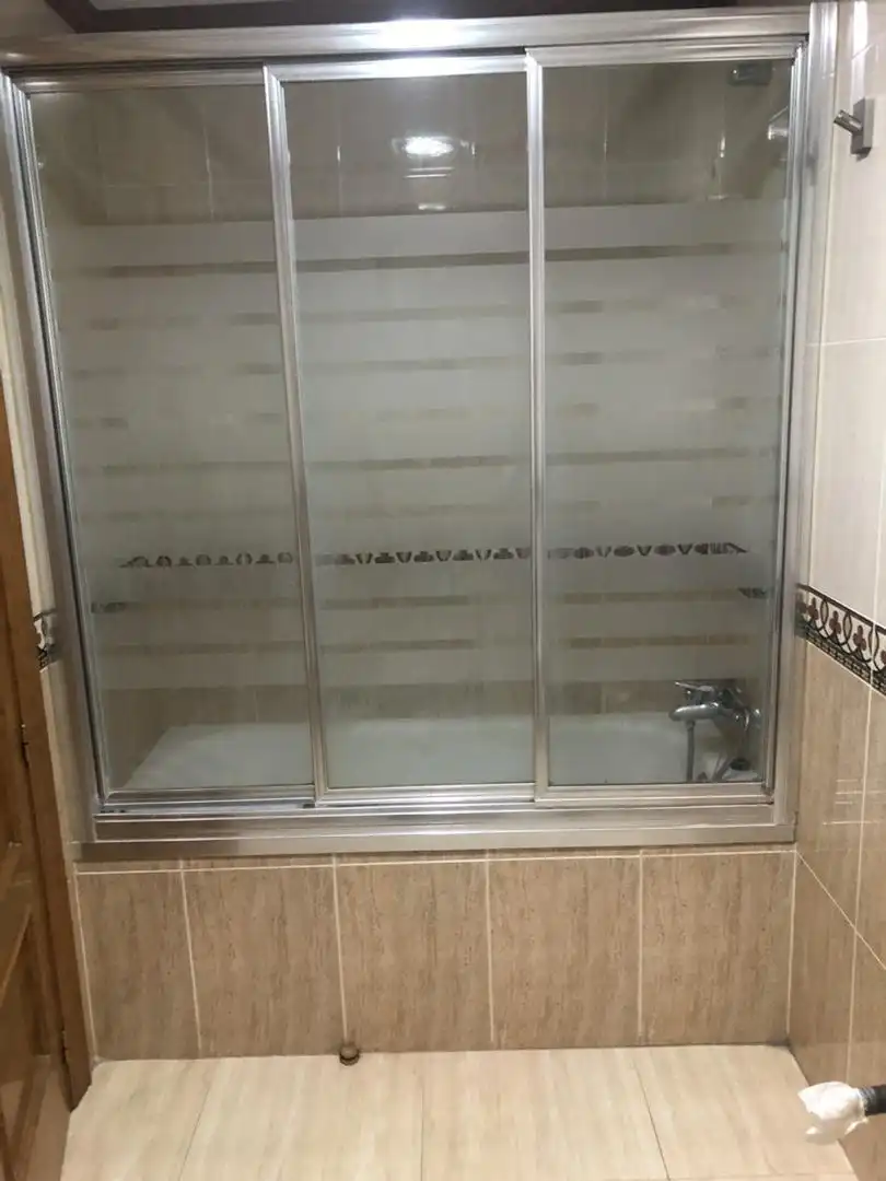Piso en venta en Calle Aragón, 5, Berja Baño de Piso en venta en Berja con Aire acondicionado, Calefacción y Amueblado