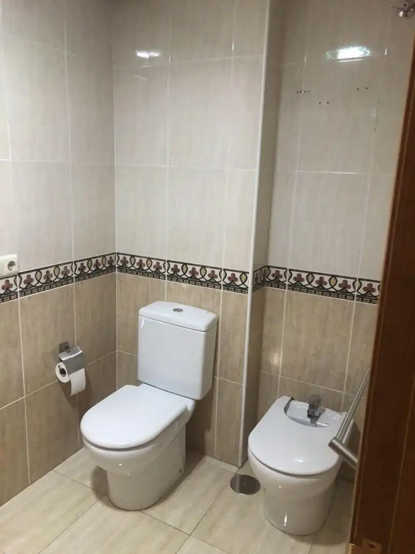 Piso en venta en Calle Aragón, 5, Berja Baño de Piso en venta en Berja con Aire acondicionado, Calefacción y Amueblado
