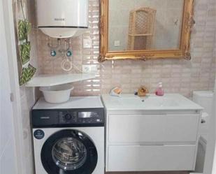 Bathroom of Apartment to rent in Benidorm  with Heating, Terrace and Swimming Pool