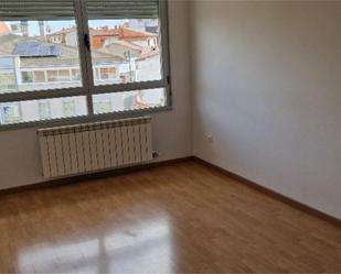 Dormitori de Apartament de lloguer en Zaratán amb Calefacció, Parquet i Traster