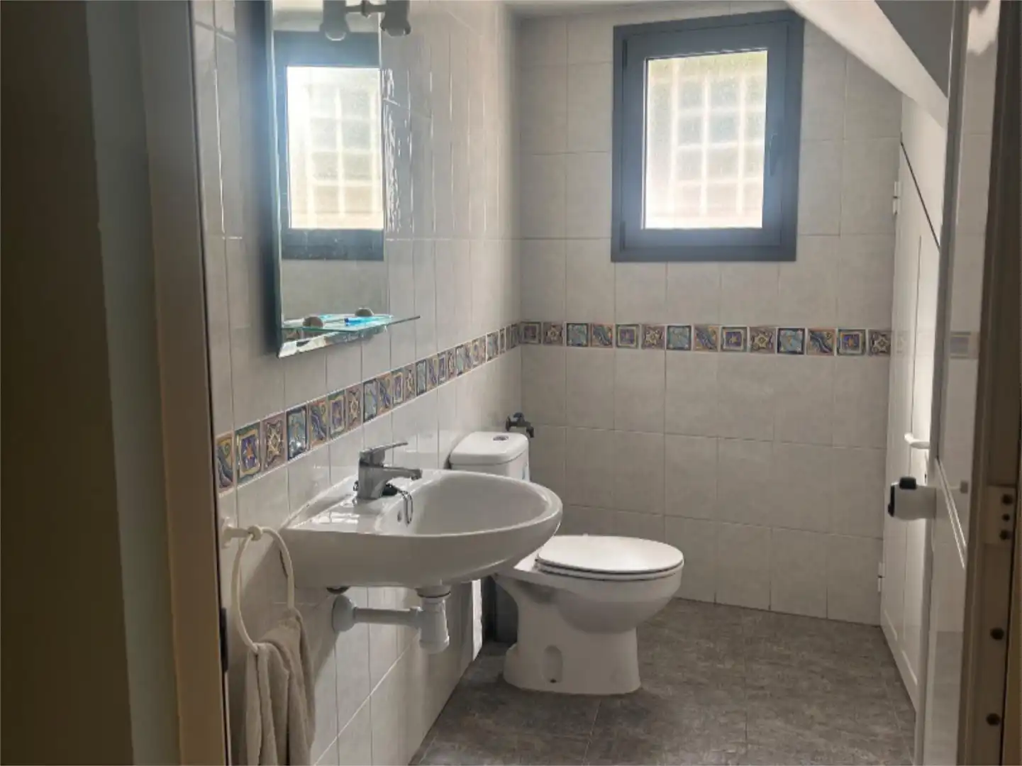 Fabrikhallen zum Verkauf in Carrer del Comte d'Oliva, 20, Oliva pueblo Badezimmer von Fabrikhallen zum Verkauf in Oliva mit Klimaanlage und Heizung
