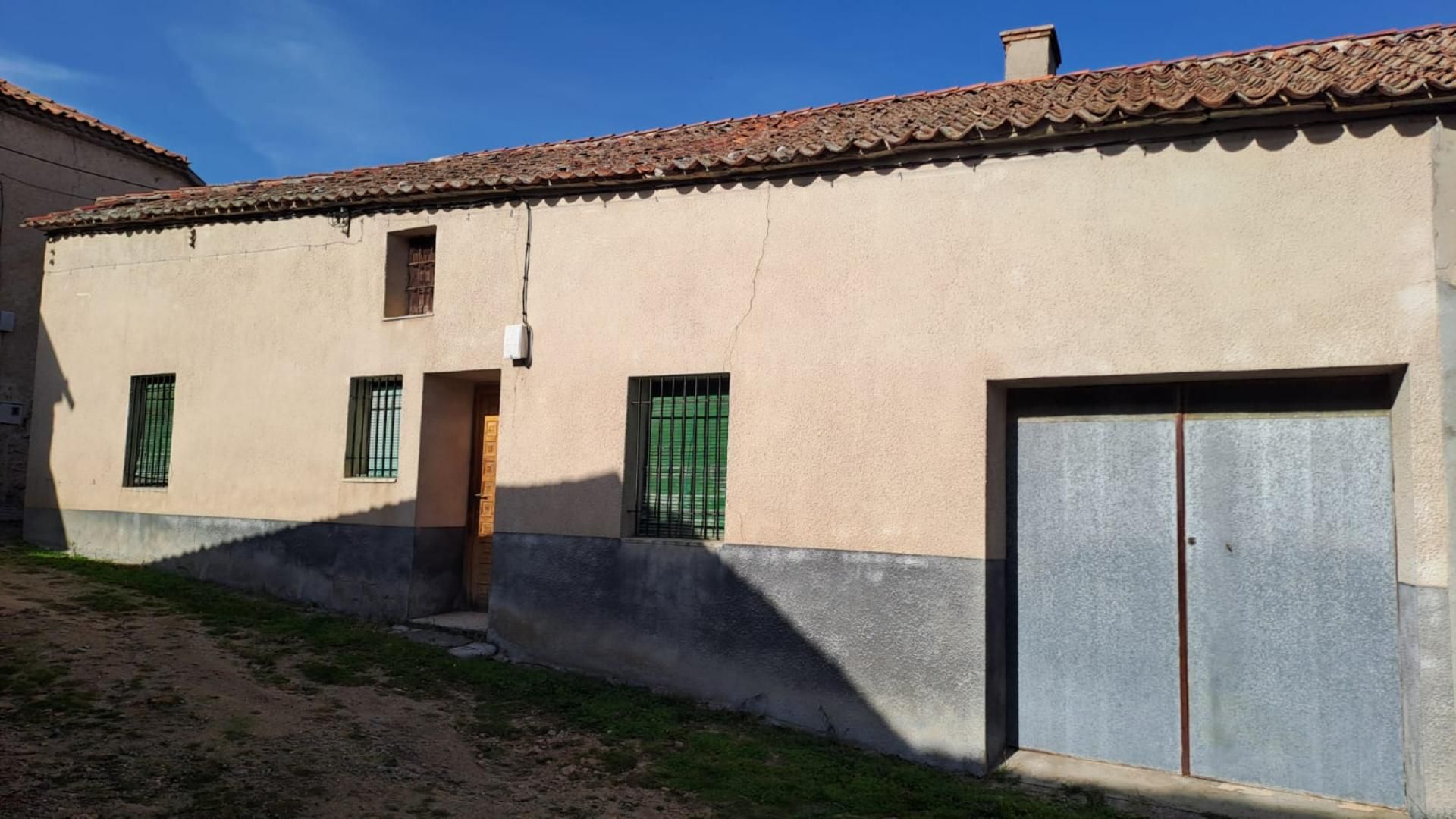 Exterior view of Single-family semi-detached for sale in Armuña  with Storage room and Furnished