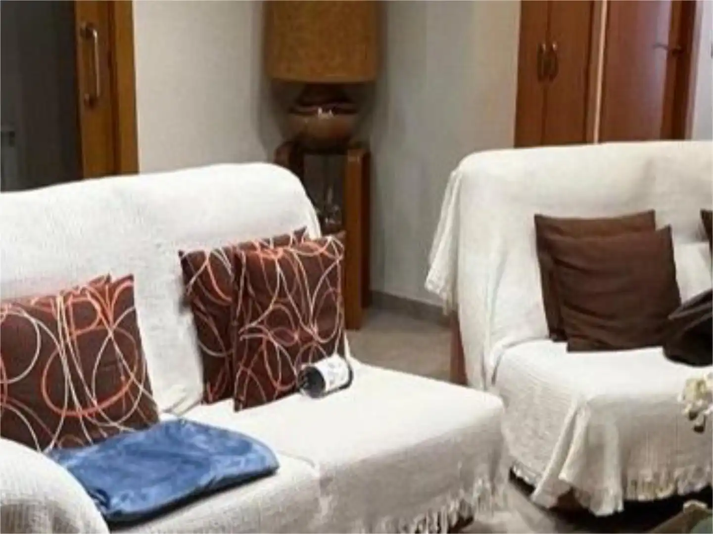 Casa adosada en venta en Passatge del Roser, 15, Flix Sala de estar de Casa adosada en venta en Flix con Calefacción, Trastero y Amueblado