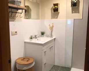 Bathroom of Flat for sale in Vigo   with Heating, Parquet flooring and Storage room