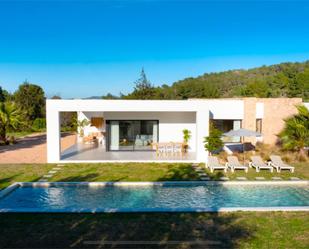 Vista exterior de Casa o xalet de lloguer en Sant Josep de sa Talaia amb Aire condicionat, Calefacció i Jardí privat