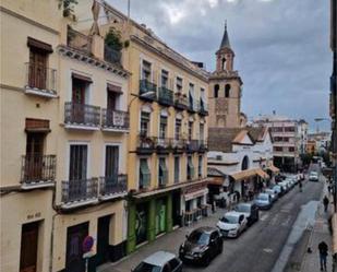 Vista exterior de Pis de lloguer en  Sevilla Capital amb Terrassa