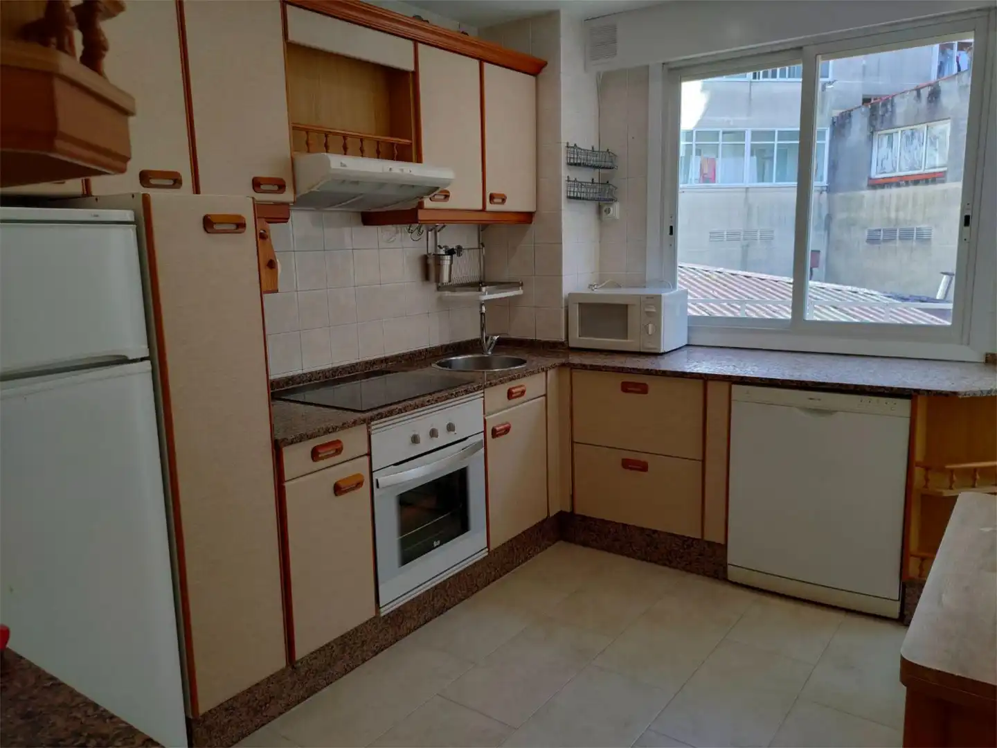 Cocina de Piso de alquiler en Pontedeume con Calefacción, Parquet y Terraza