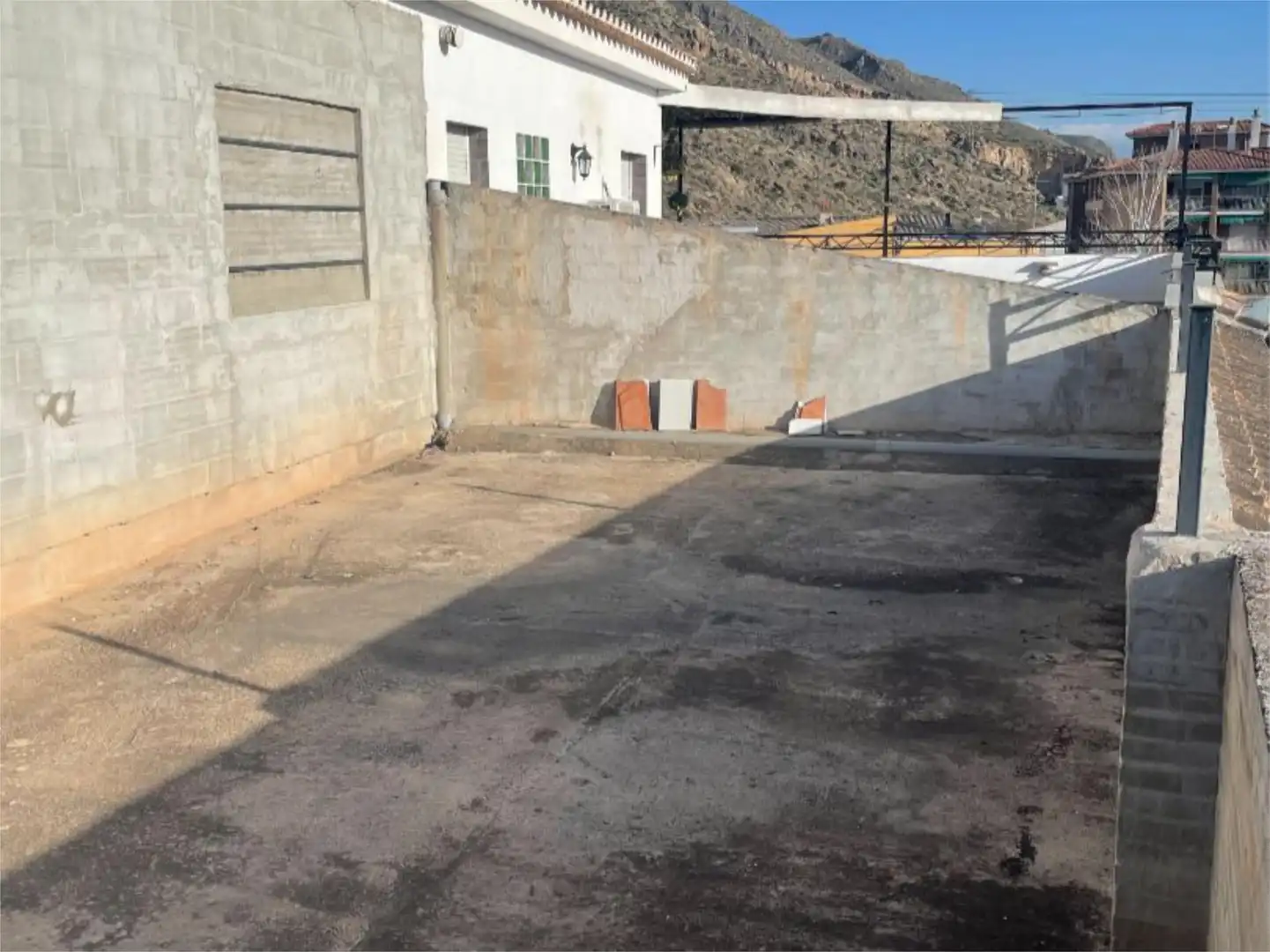 Casa adosada en venta en Calle Batán, 81, Pinos Puente Parking de Casa adosada en venta en Pinos Puente con Terraza y Balcón