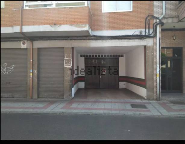 Garaje en Alquiler en Calle Juan Torbado Franco, 2 en Armunia