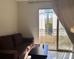 Sala d'estar de Apartament en venda en Estepona amb Aire condicionat i Terrassa