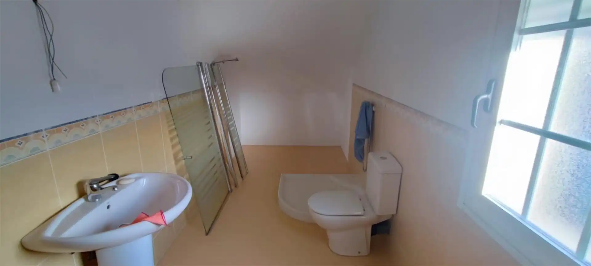 Baño de Casa o chalet en venta en Puente de Domingo Flórez con Calefacción, Jardín privado y Parquet