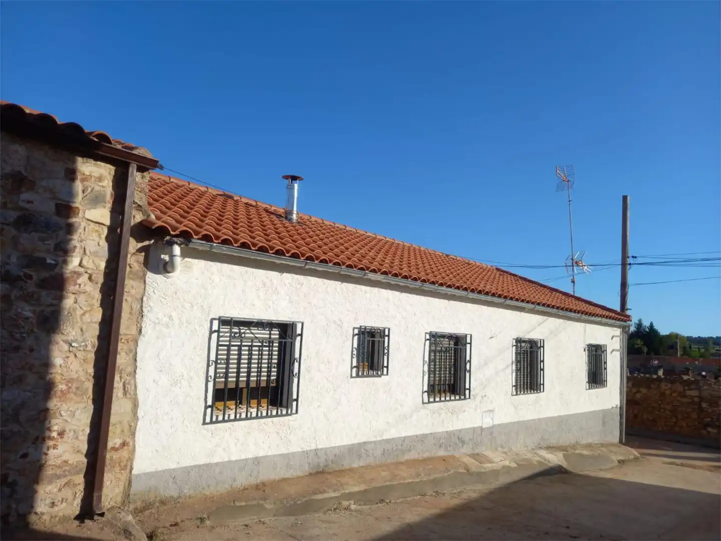 Casa adosada en venta en Calle Varela, 5, Morille Vista exterior de Casa adosada en venta en Morille