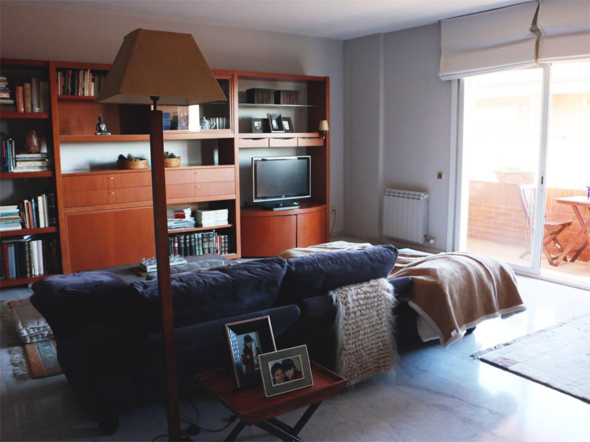 Sala d'estar de Pis en venda en Sant Joan Despí amb Calefacció, Parquet i Terrassa