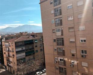 Vista exterior de Pis de lloguer en  Granada Capital amb Terrassa i Moblat