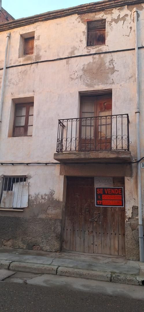Exterior view of Single-family semi-detached for sale in Bellcaire d'Urgell