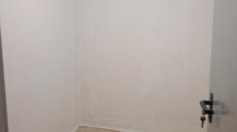 Box room to rent in Calle de Reinosa, 13, La Serna, Madrid - image 3 Photo 3 of Box room to rent in Calle de Reinosa, 13, La Serna, Madrid