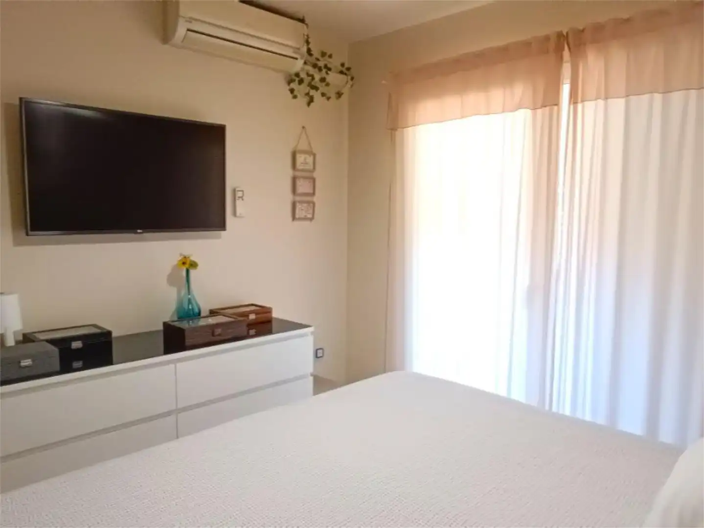 Detached homes for sale in Calle Escritora Elena Quiroga, 5, Churriana - El Pizarrillo - La Noria-Guadalsol Bedroom of Detached homes for sale in Málaga with Air Conditioner, Heating and Private garden
