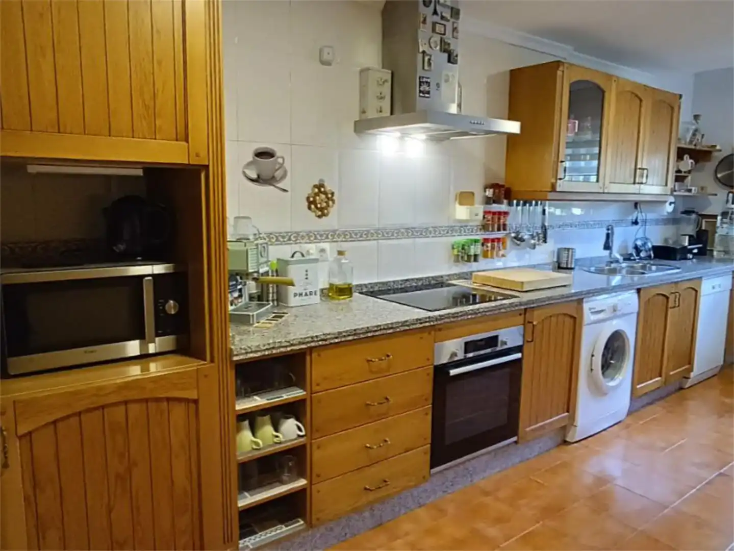 Detached homes for sale in Calle Escritora Elena Quiroga, 5, Churriana - El Pizarrillo - La Noria-Guadalsol Kitchen of Detached homes for sale in Málaga with Air Conditioner, Heating and Private garden