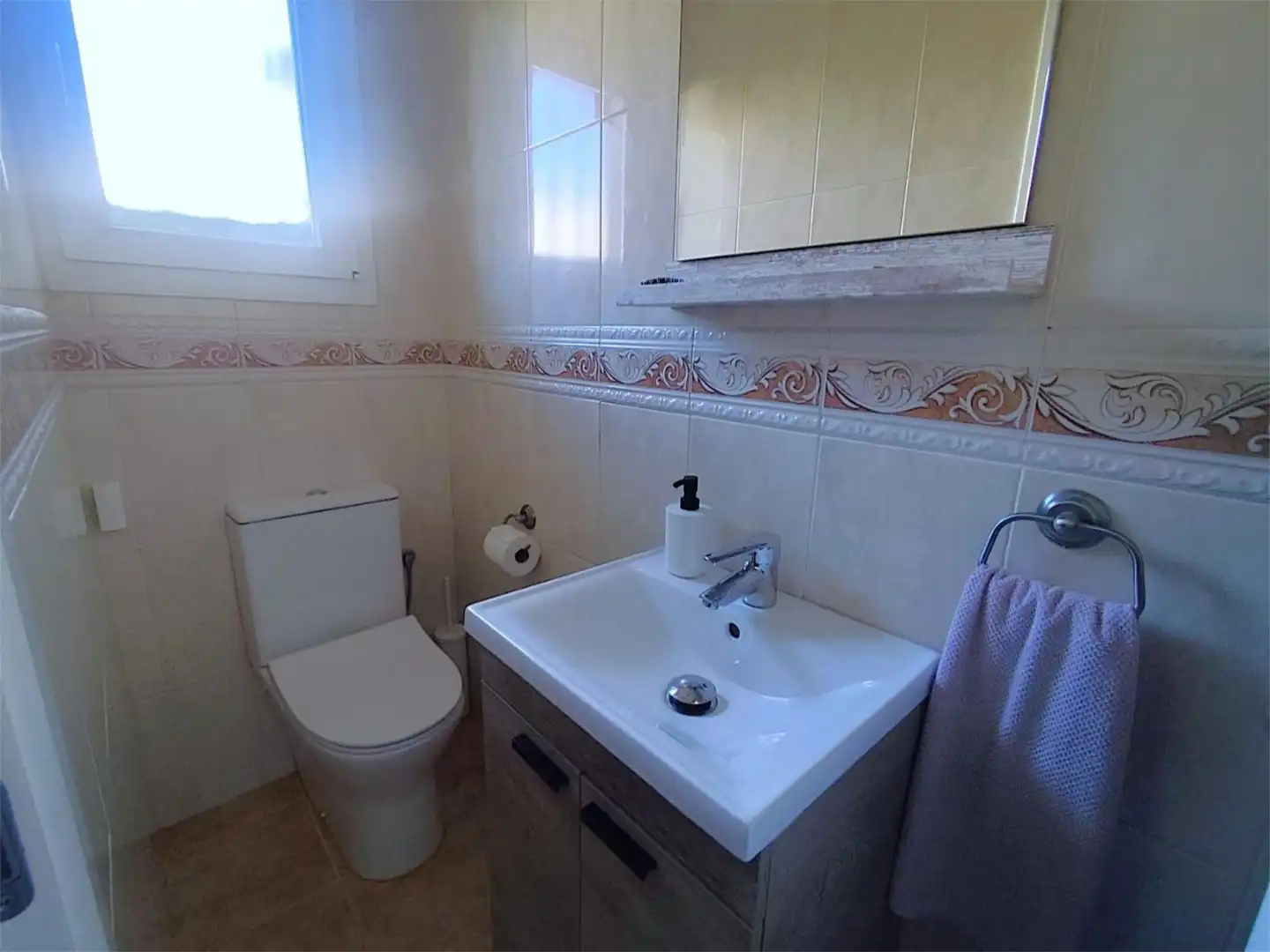 Detached homes for sale in Calle Escritora Elena Quiroga, 5, Churriana - El Pizarrillo - La Noria-Guadalsol Bathroom of Detached homes for sale in Málaga with Air Conditioner, Heating and Private garden