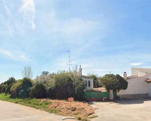 Exterior view of Single-family semi-detached for sale in Castellanos de Villiquera  with Private garden, Terrace and Storage room