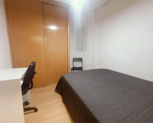 Dormitori de Apartament per a compartir en  Pamplona / Iruña amb Calefacció i Moblat