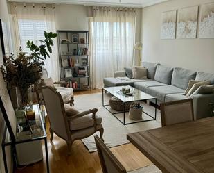 Living room of Flat for sale in  Madrid Capital  with Air Conditioner, Heating and Parquet flooring