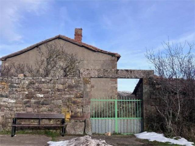 Casa adosada en Venta en Calle Real Salcedillo, 88 en Brañosera