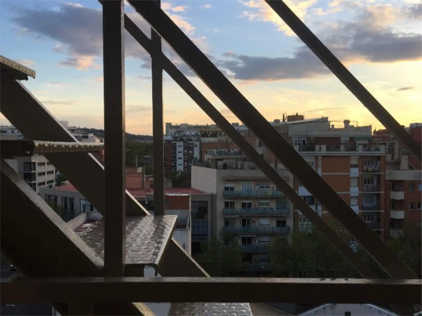 Vista exterior de Nave industrial de alquiler en Barcelona
