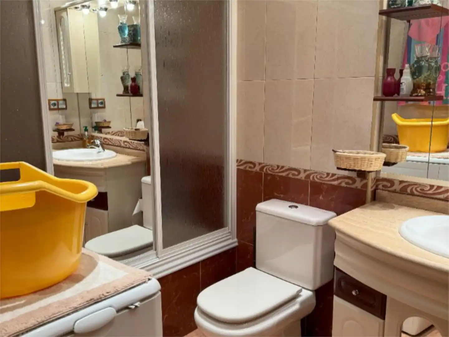 Piso en venta en Avenida Constitución, 94, Cacabelos Baño de Piso en venta en Cacabelos con Calefacción, Parquet y Trastero